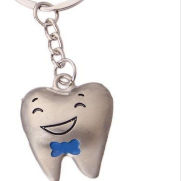 Silver Tooth Keychain - Picture 2 of 2
